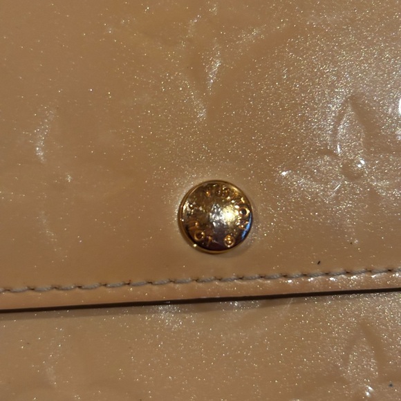 LOUIS VUITTON Vernis Sarah Bifold Wallet. - Picture 4 of 15